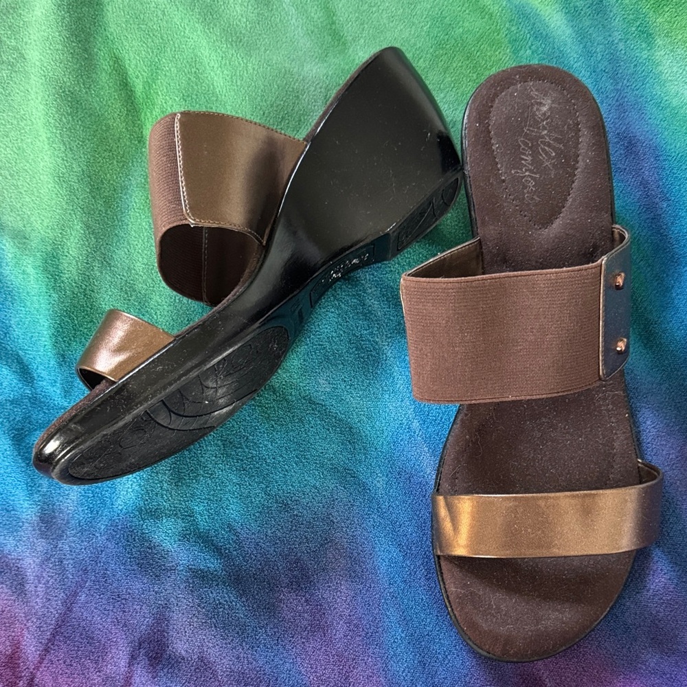Dexflex Comfort Brown Wedge Sandals 10 Wide